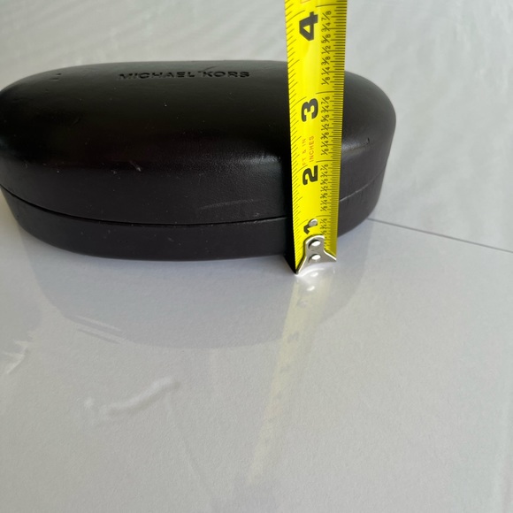 MICHAEL KORS Women Hard Clamshell Sunglasses Case - Picture 15 of 16